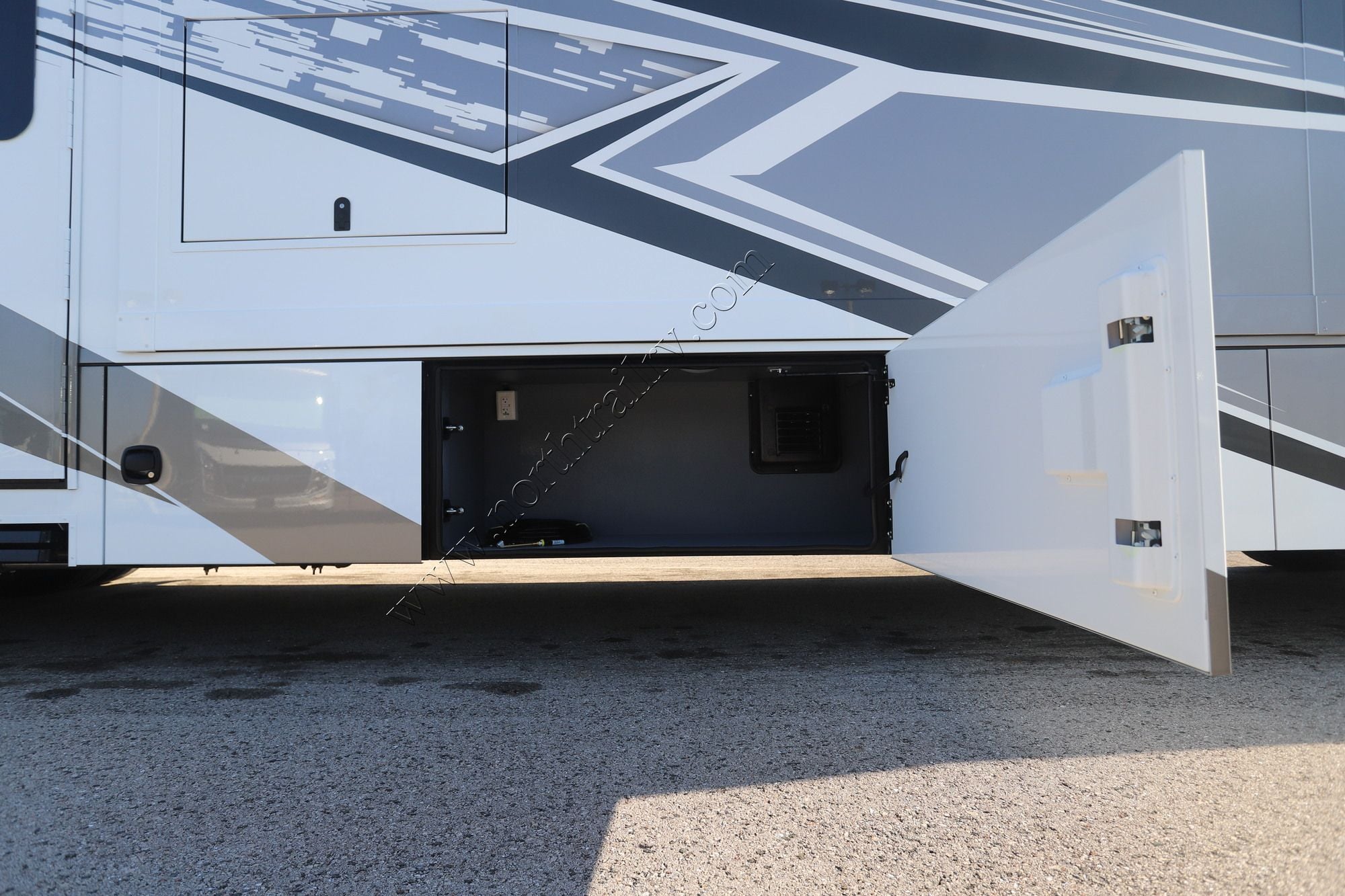 New 2027 Renegade Rv Explorer 40ERB Super C  For Sale