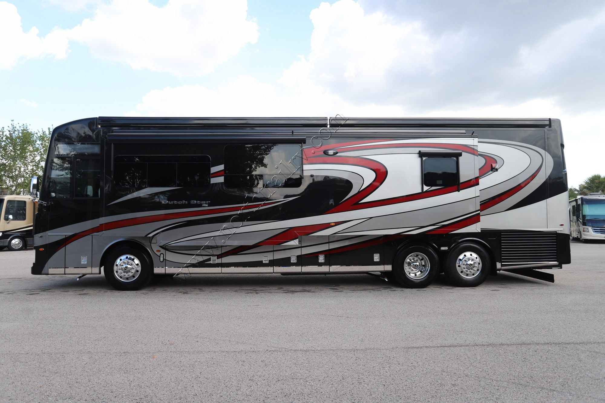 Used 2022 Newmar Dutch Star 4081 Class A  For Sale