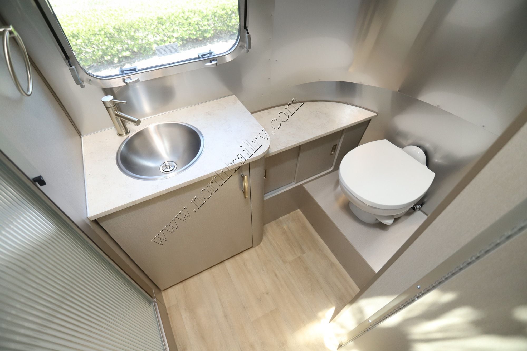 New 2026 Airstream Caravel 22FB Travel Trailer  For Sale