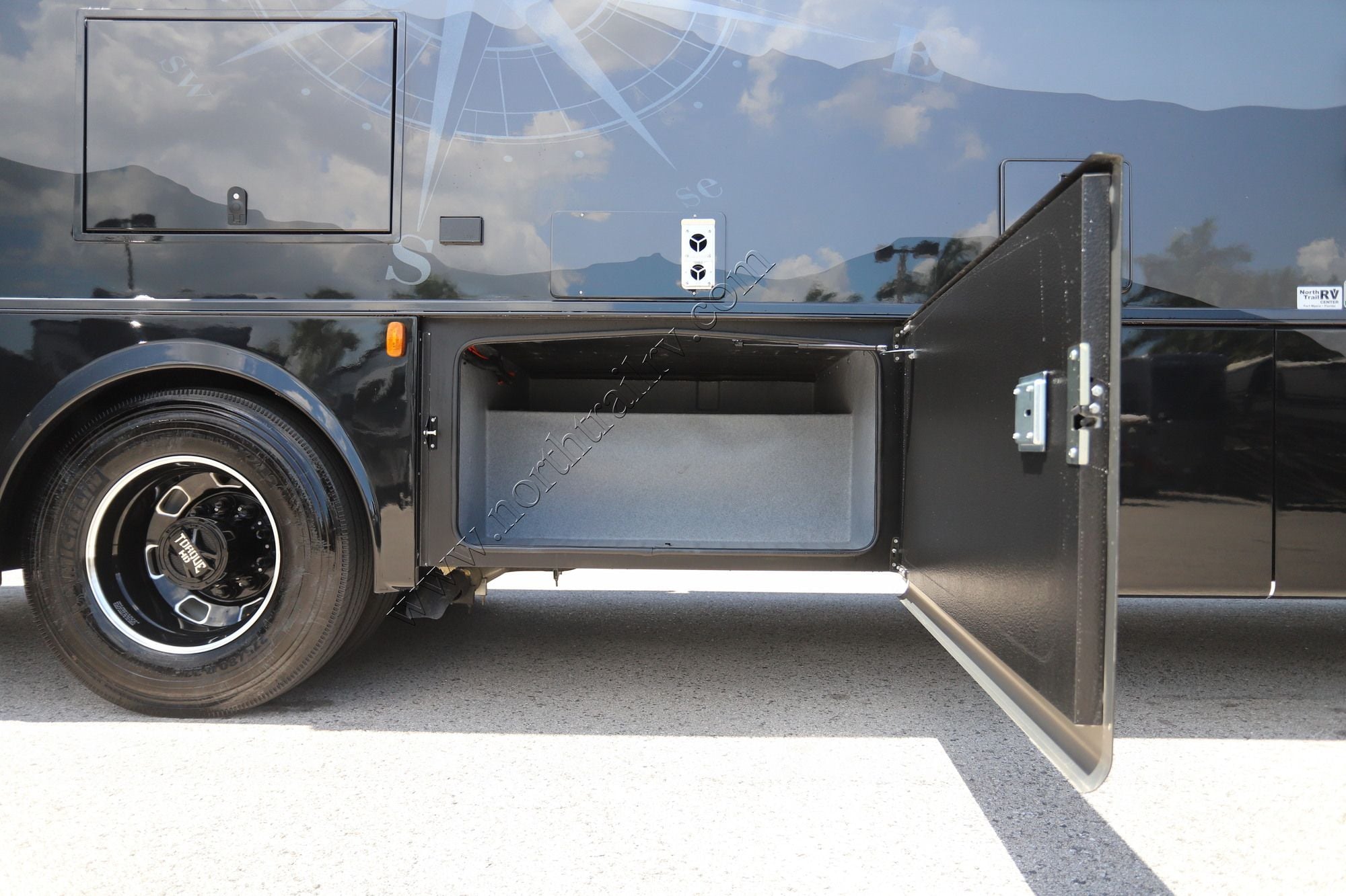 New 2027 Dynamax Europa 31SS Super C  For Sale