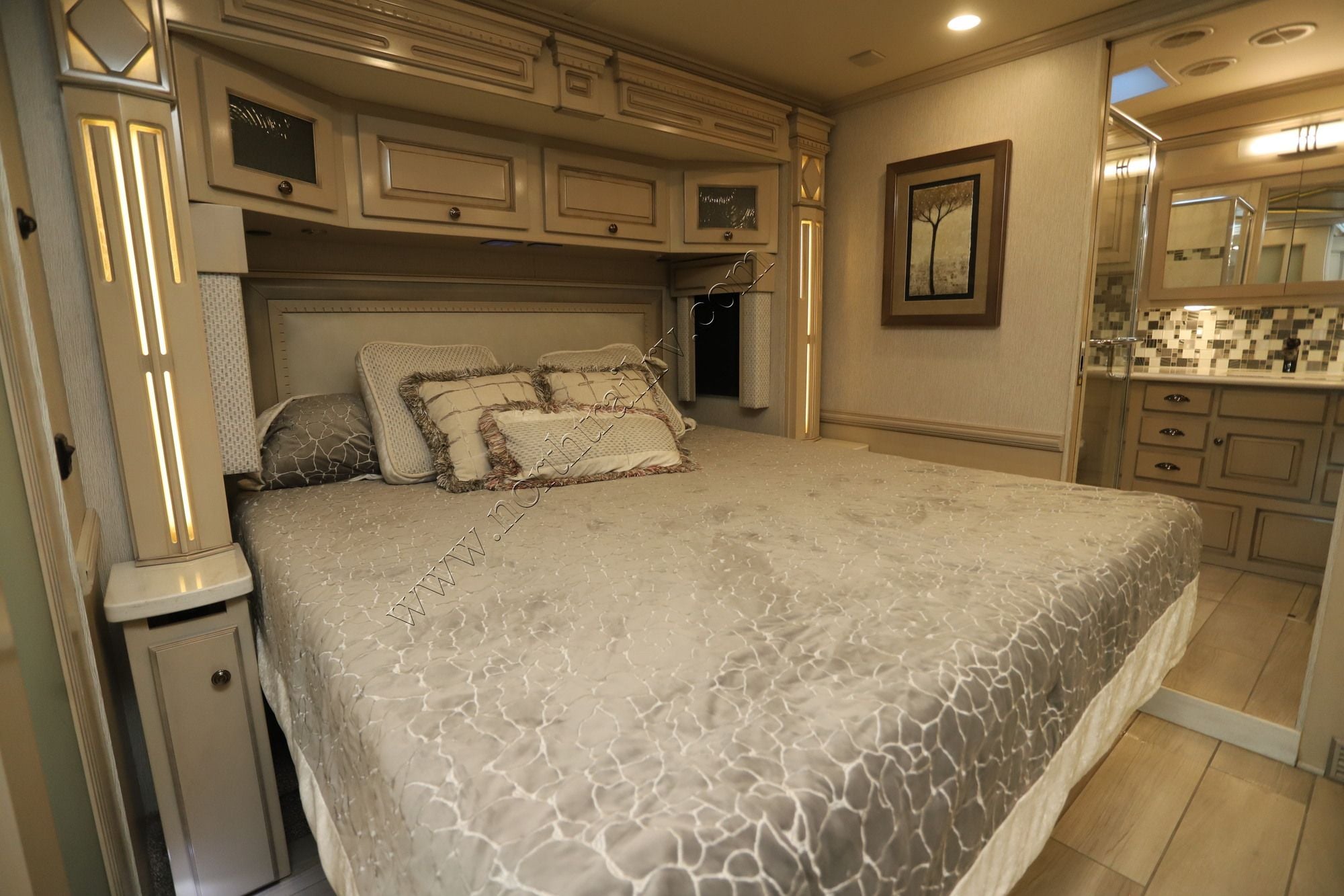Used 2022 Newmar Dutch Star 4081 Class A  For Sale