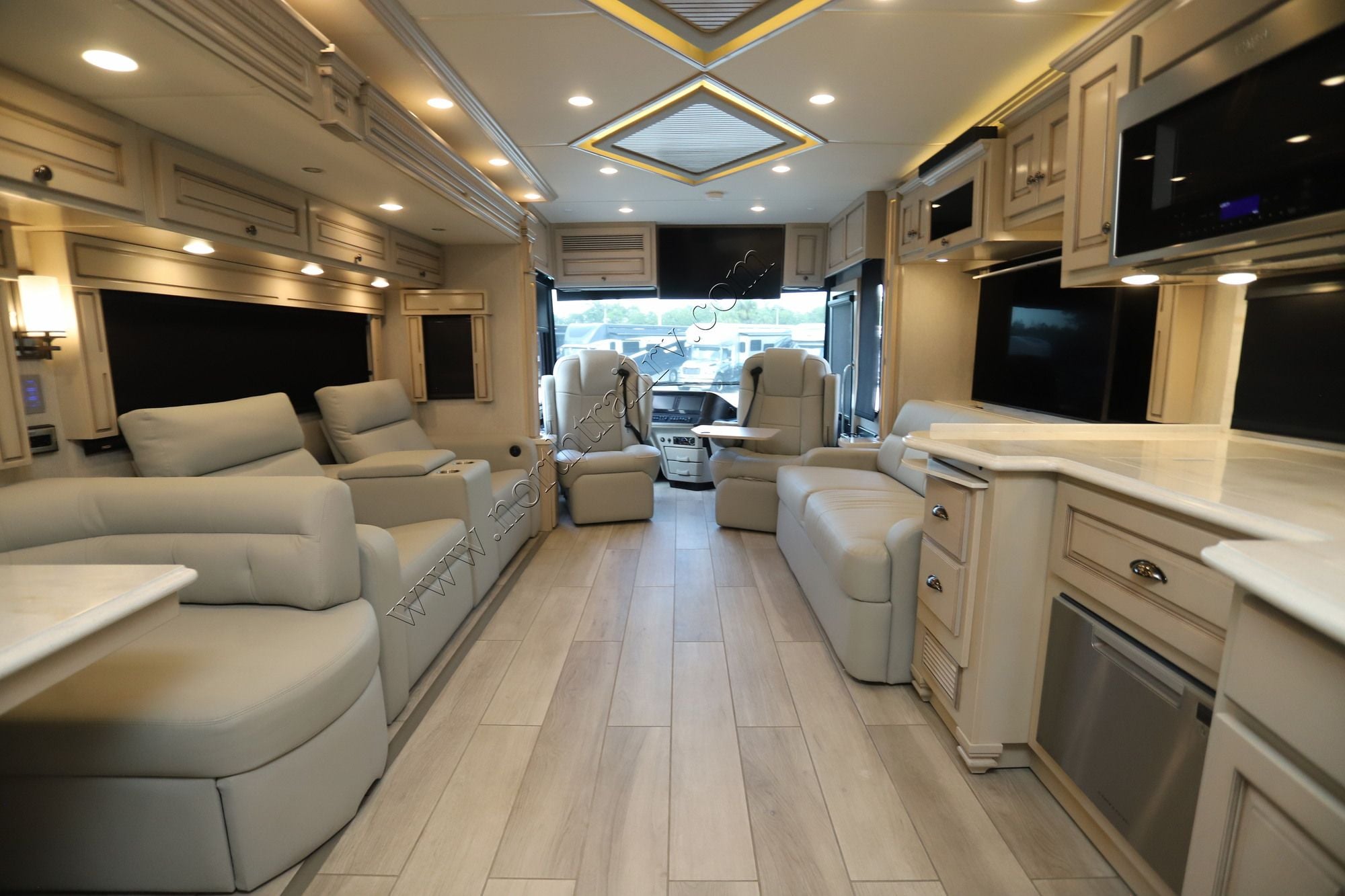 Used 2022 Newmar Dutch Star 4081 Class A  For Sale