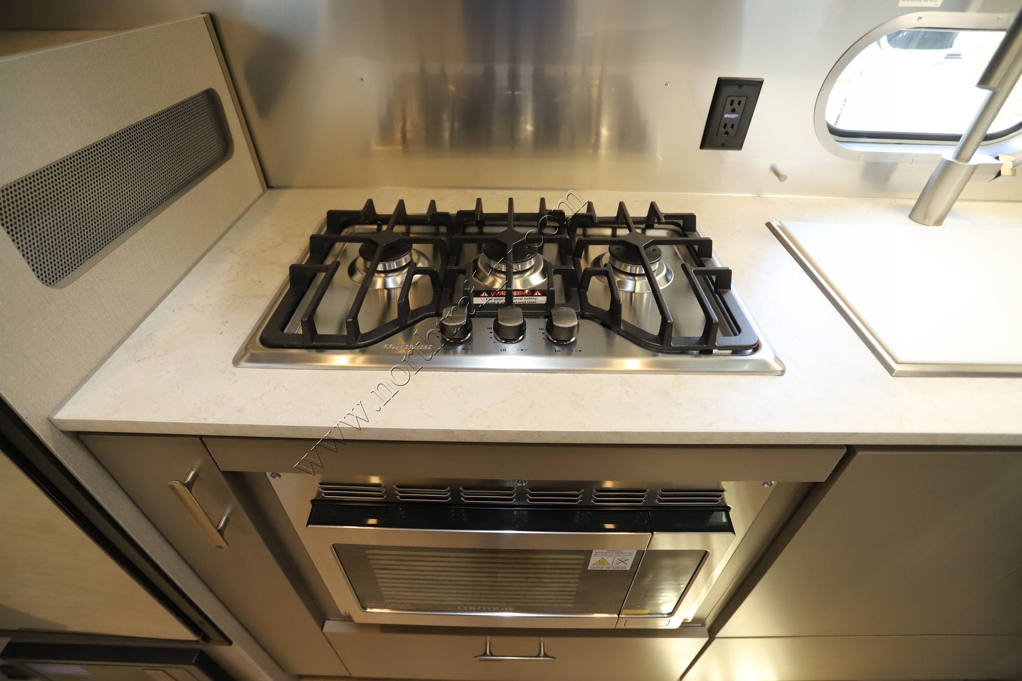 New 2026 Airstream Caravel 22FB Travel Trailer  For Sale