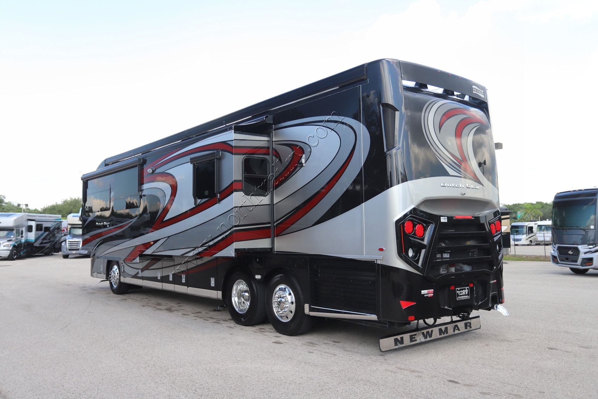 Used 2022 Newmar Dutch Star 4081 Class A  For Sale
