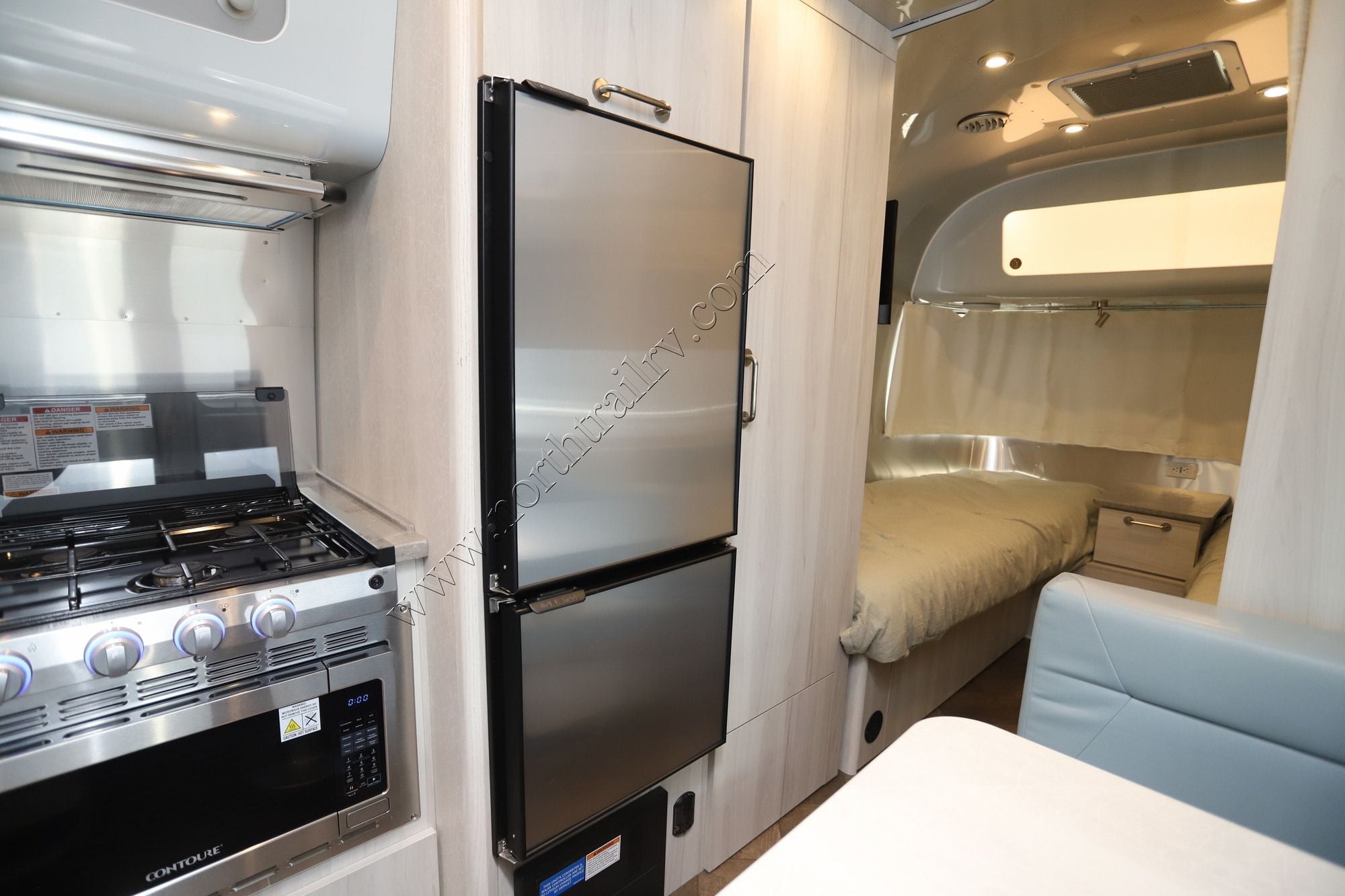 Used 2025 Airstream International 23FBT Travel Trailer  For Sale