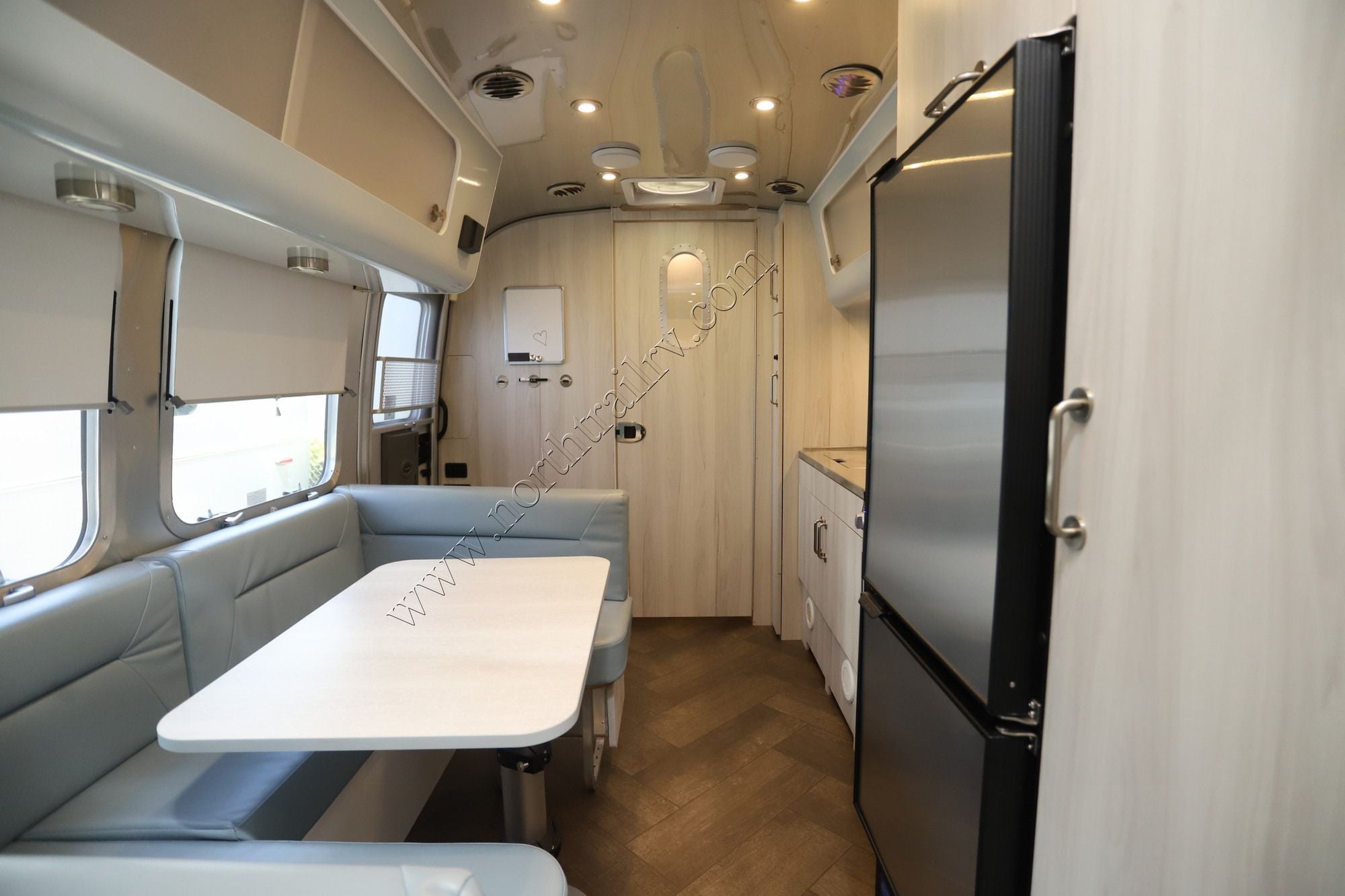 Used 2025 Airstream International 23FBT Travel Trailer  For Sale