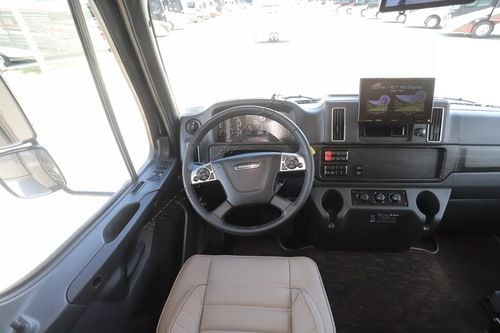 2027 Dynamax Europa 31SS
