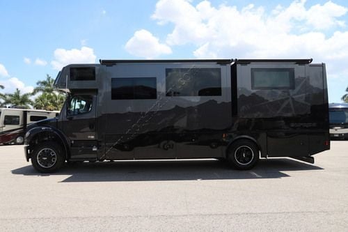 2027 Dynamax Europa 31SS