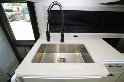 2027 Dynamax Europa 31SS