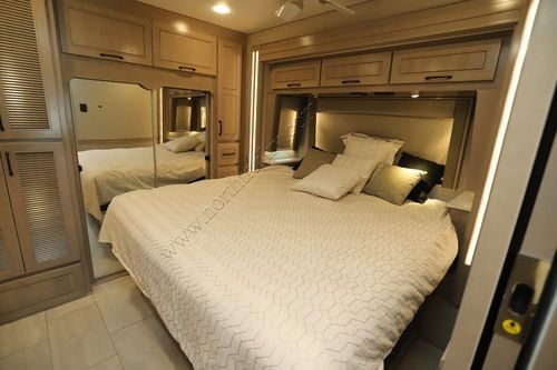 2025 Renegade Rv Xl 45QS