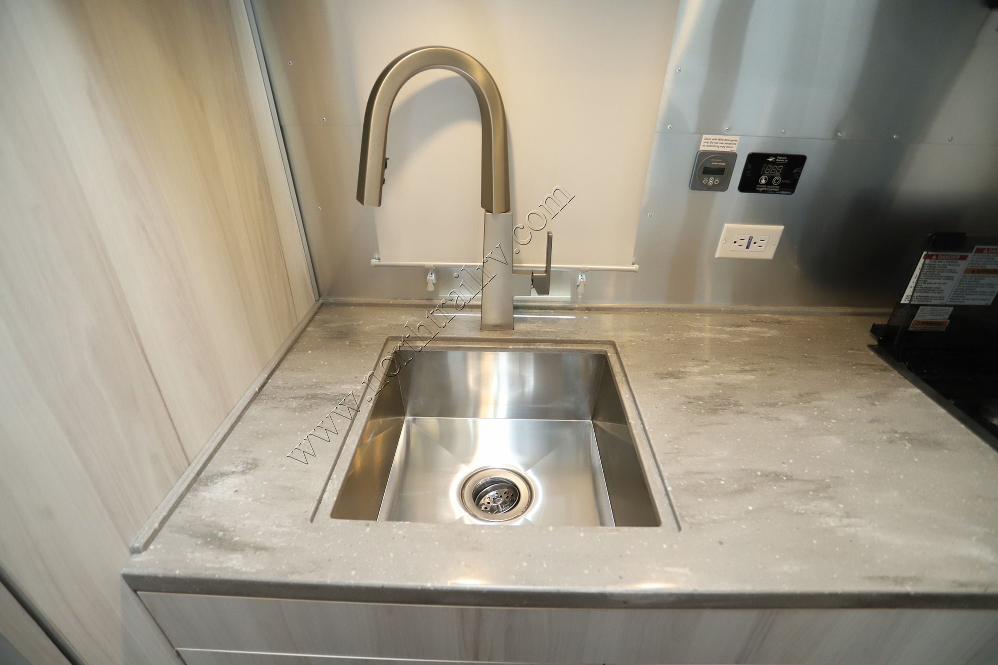 Used 2025 Airstream International 23FBT Travel Trailer  For Sale