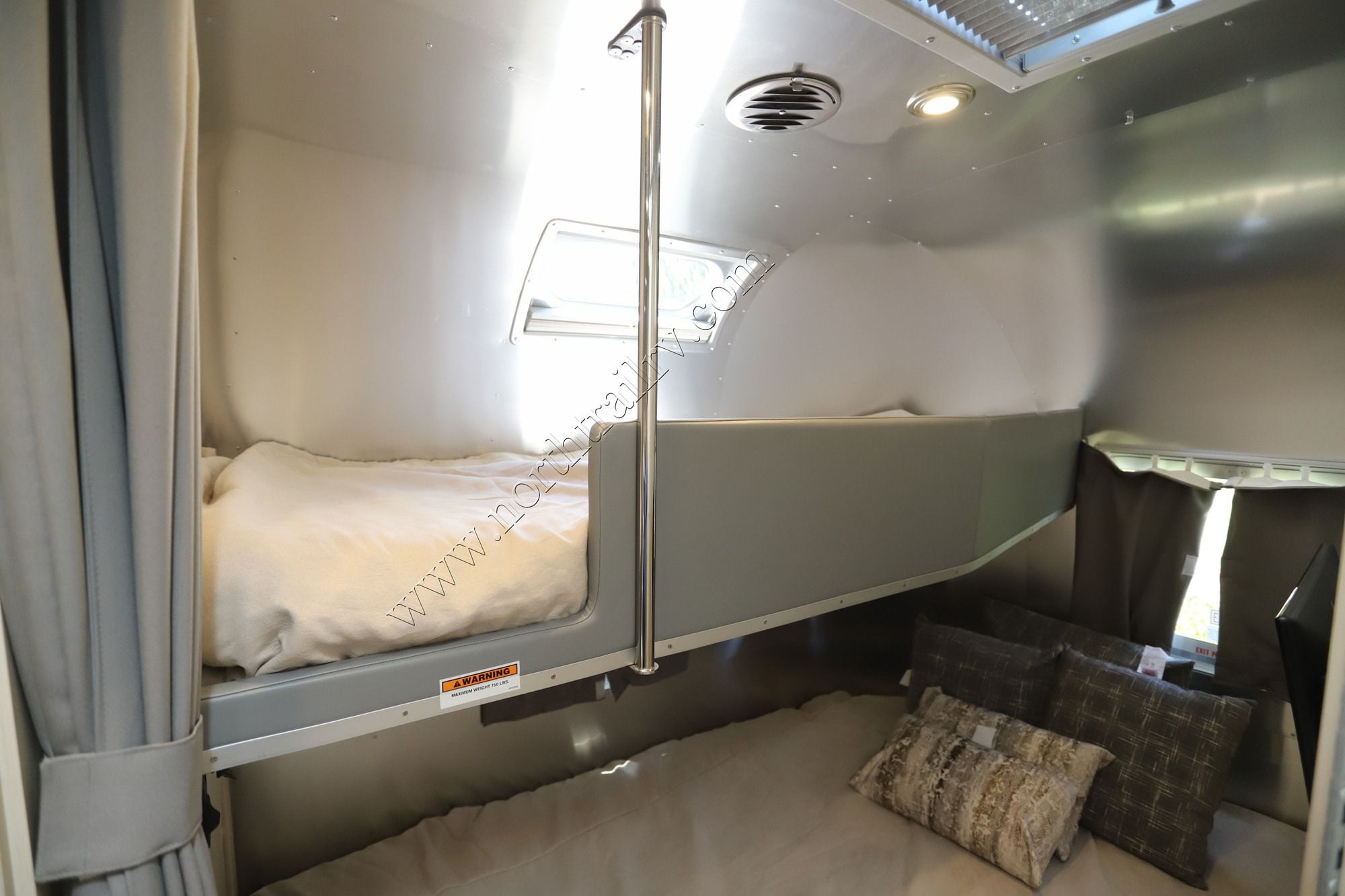 Used 2021 Airstream Flying Cloud 30FB BUNK Travel Trailer  For Sale