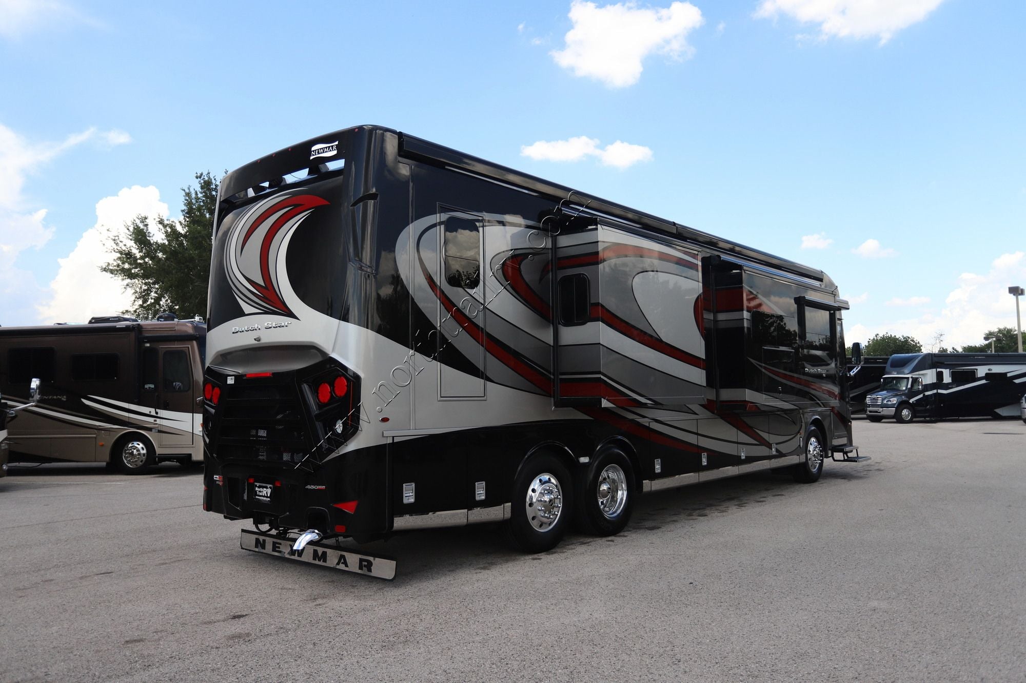 Used 2022 Newmar Dutch Star 4081 Class A  For Sale