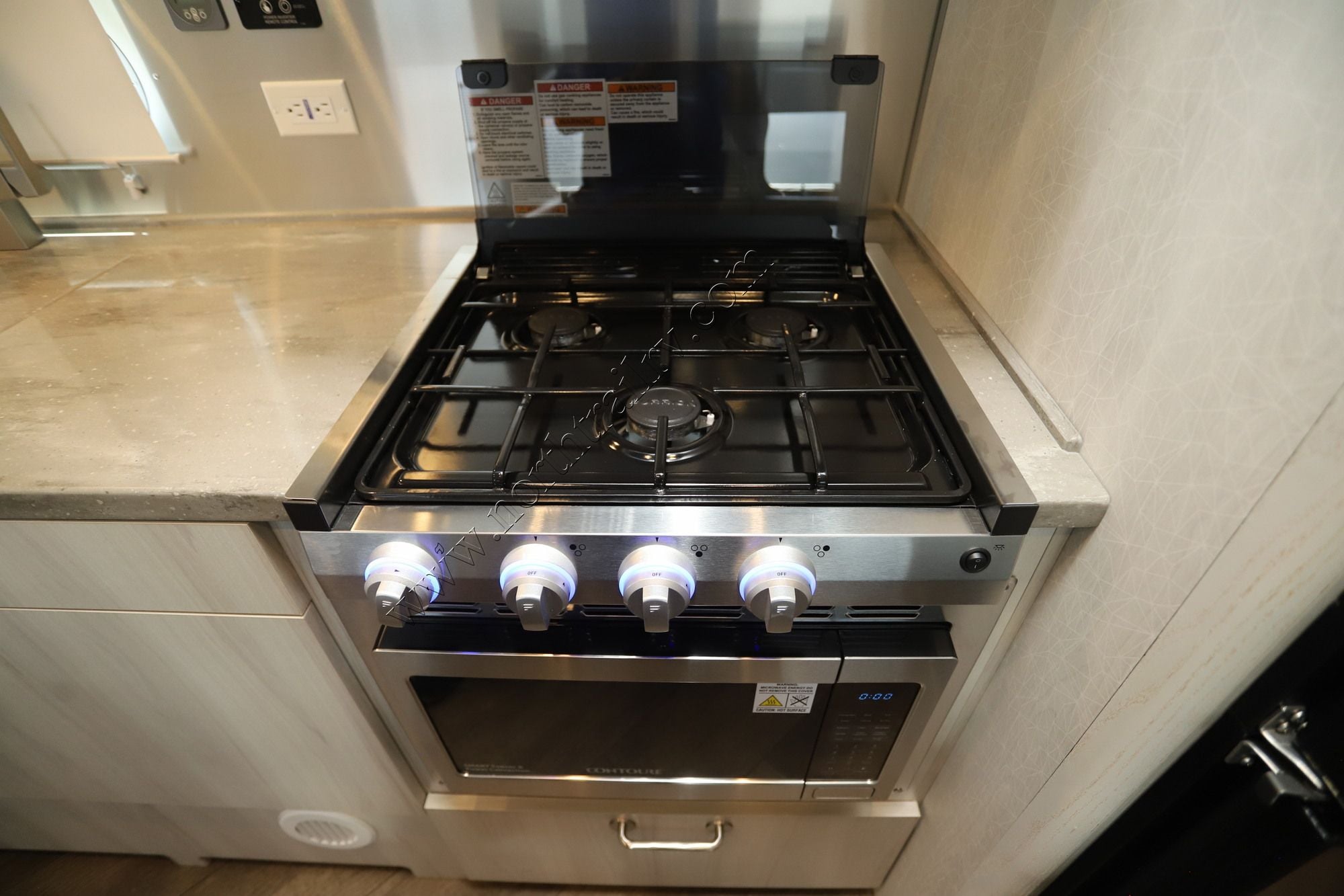 Used 2025 Airstream International 23FBT Travel Trailer  For Sale