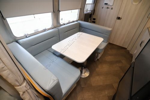 2025 Airstream International 23FBT
