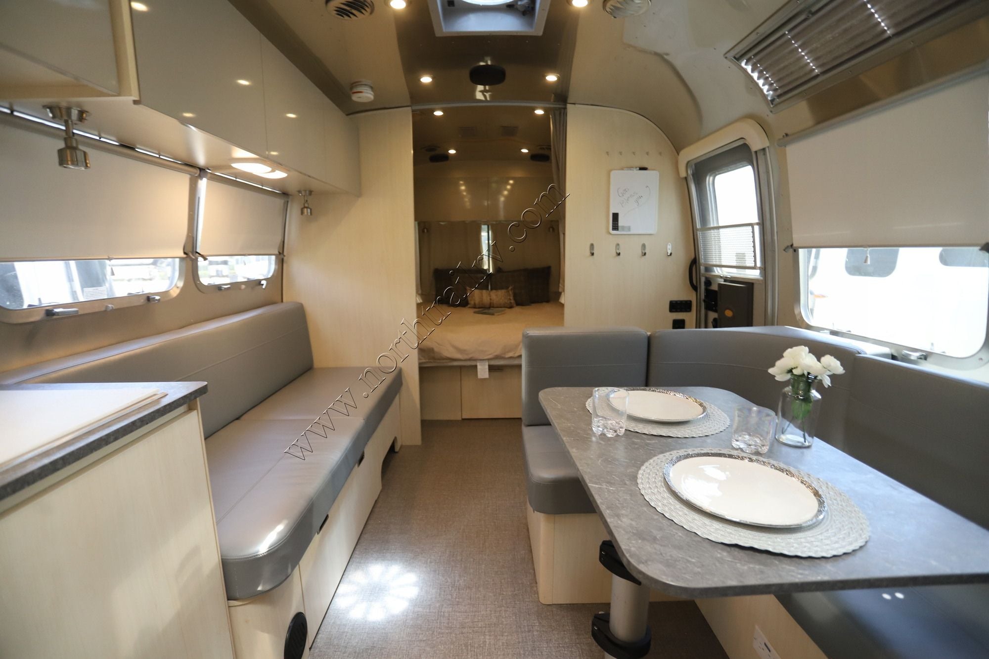 Used 2021 Airstream Flying Cloud 30FB BUNK Travel Trailer  For Sale