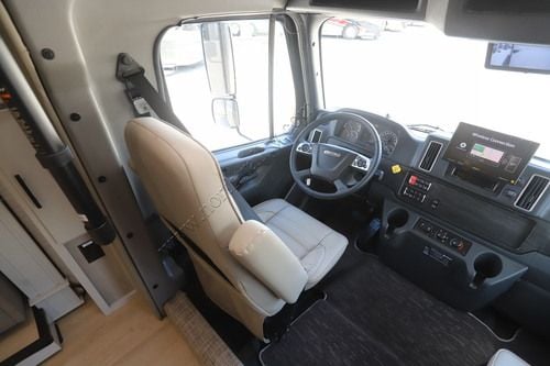 2027 Dynamax Europa 31SS