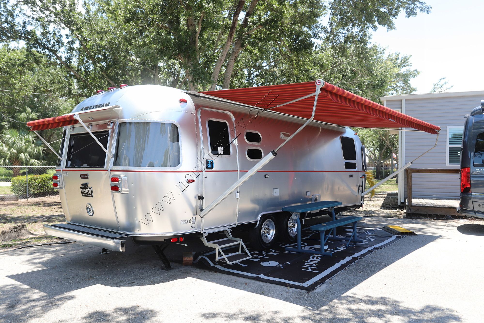 New 2026 Airstream Stetson 27FB Travel Trailer  For Sale