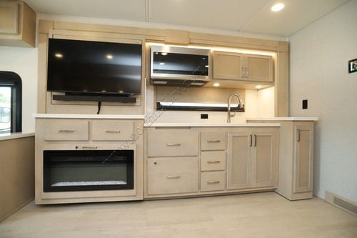 2027 Renegade Rv Verona 40VTR