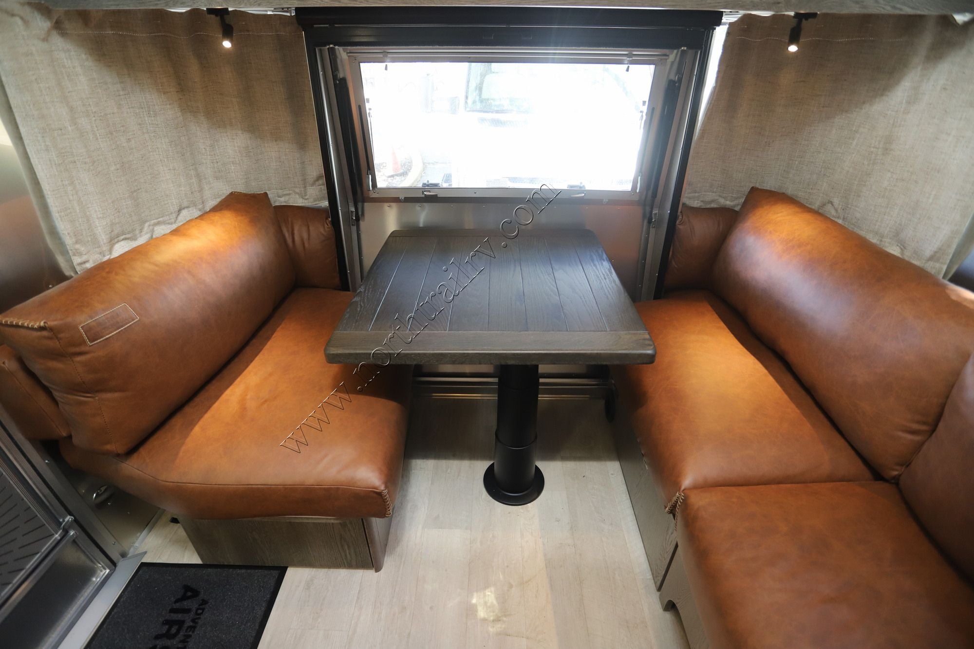 New 2026 Airstream Stetson 27FB Travel Trailer  For Sale