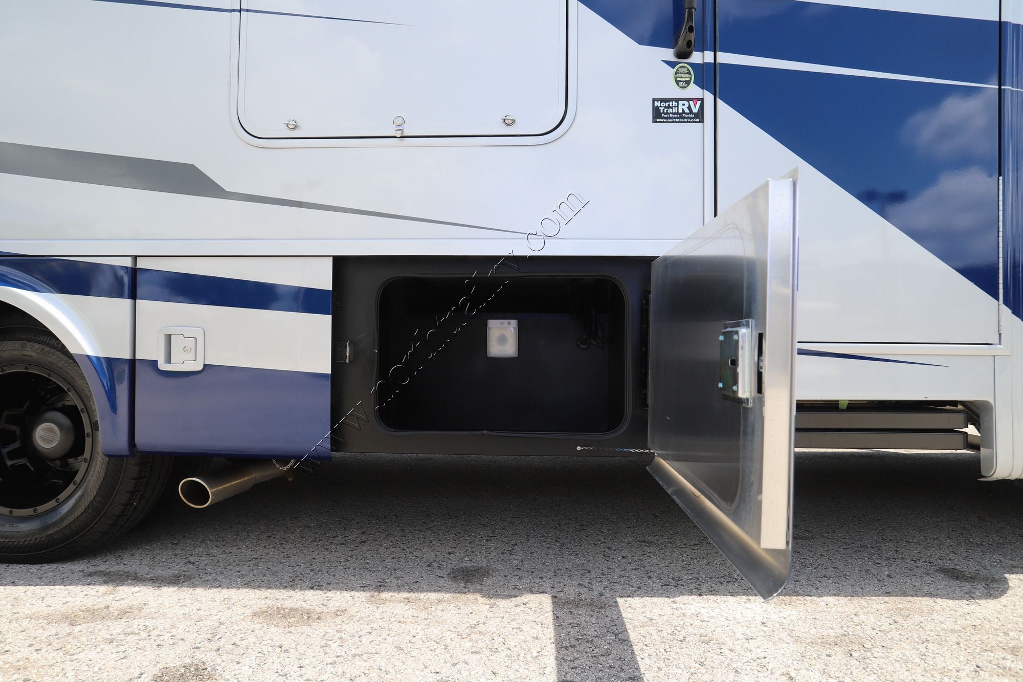 Used 2026 Tiffin Motor Homes Wayfarer 25RW Class C  For Sale