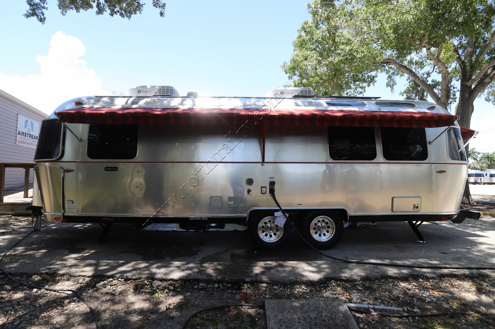 New 2026 Airstream Stetson 27FB Travel Trailer  For Sale