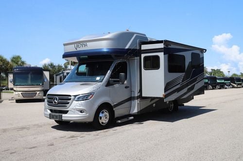 2025 Renegade Rv Vienna 25VRMC