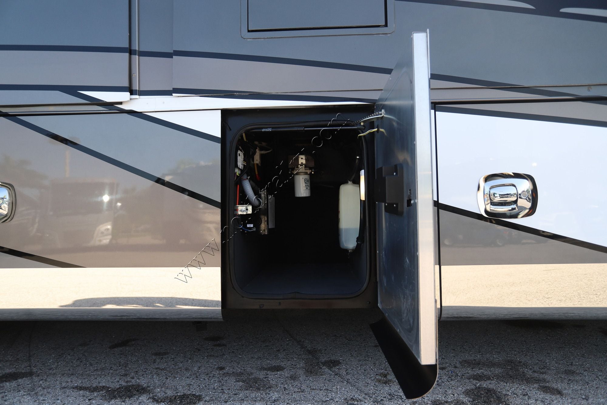 Used 2021 Tiffin Motor Homes Zephyr 45PZ Class A  For Sale