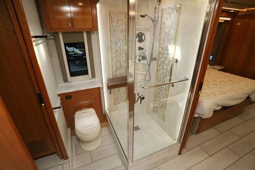 2021 Tiffin Motor Homes Zephyr 45PZ