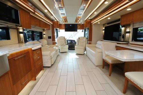 2021 Tiffin Motor Homes Zephyr 45PZ