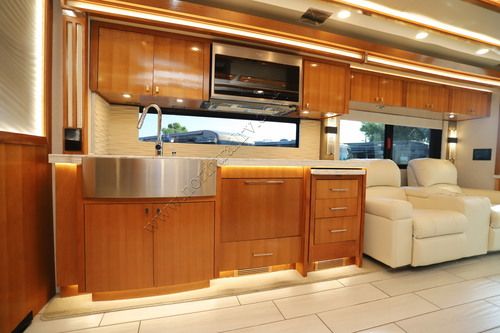 2021 Tiffin Motor Homes Zephyr 45PZ