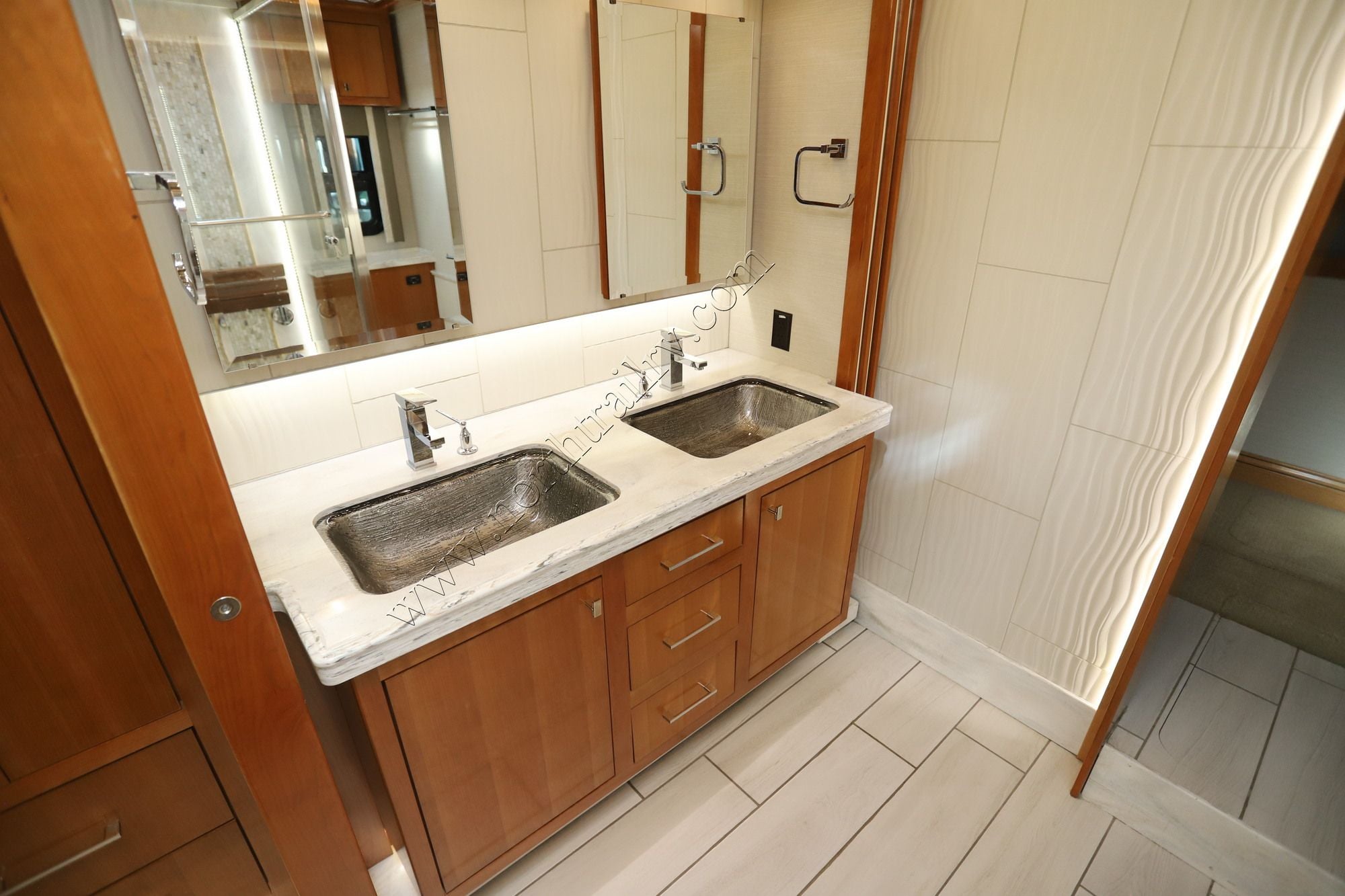 Used 2021 Tiffin Motor Homes Zephyr 45PZ Class A  For Sale