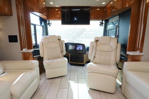 2021 Tiffin Motor Homes Zephyr 45PZ