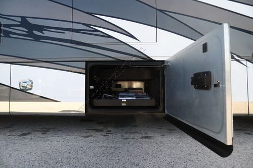 2021 Tiffin Motor Homes Zephyr 45PZ