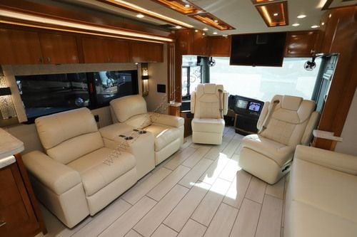 2021 Tiffin Motor Homes Zephyr 45PZ