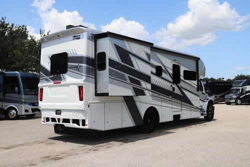 2027 Newmar Grand Star 3444