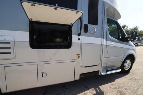 2022 Tiffin Motor Homes Wayfarer 24SW