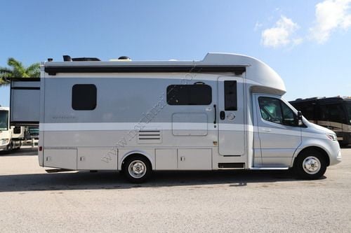 2022 Tiffin Motor Homes Wayfarer 24SW