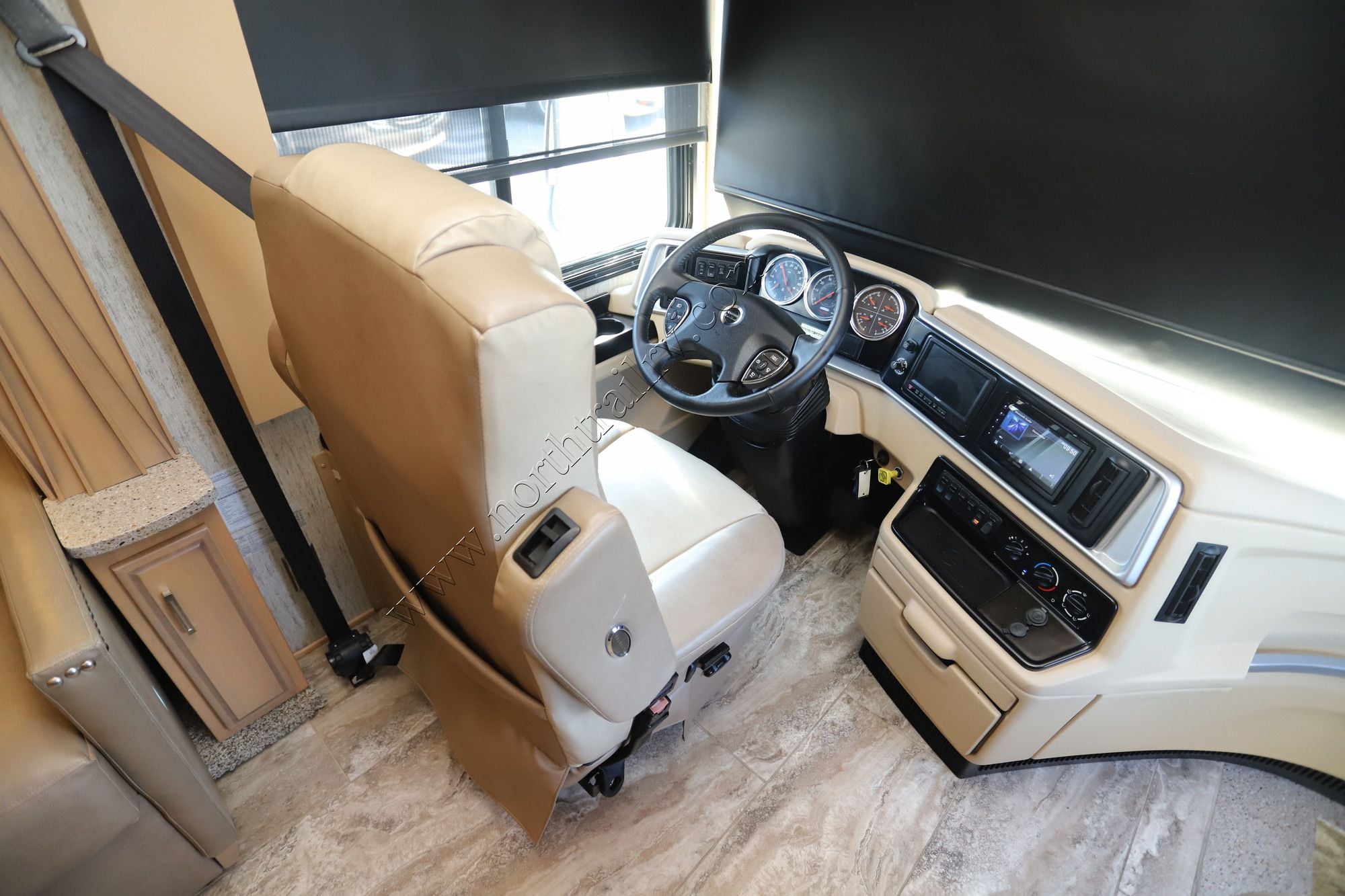 Used 2019 Newmar Ventana Le 3426 Class A  For Sale