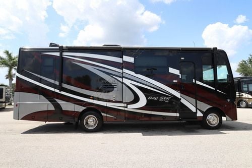 2022 Newmar Bay Star Sport 2905