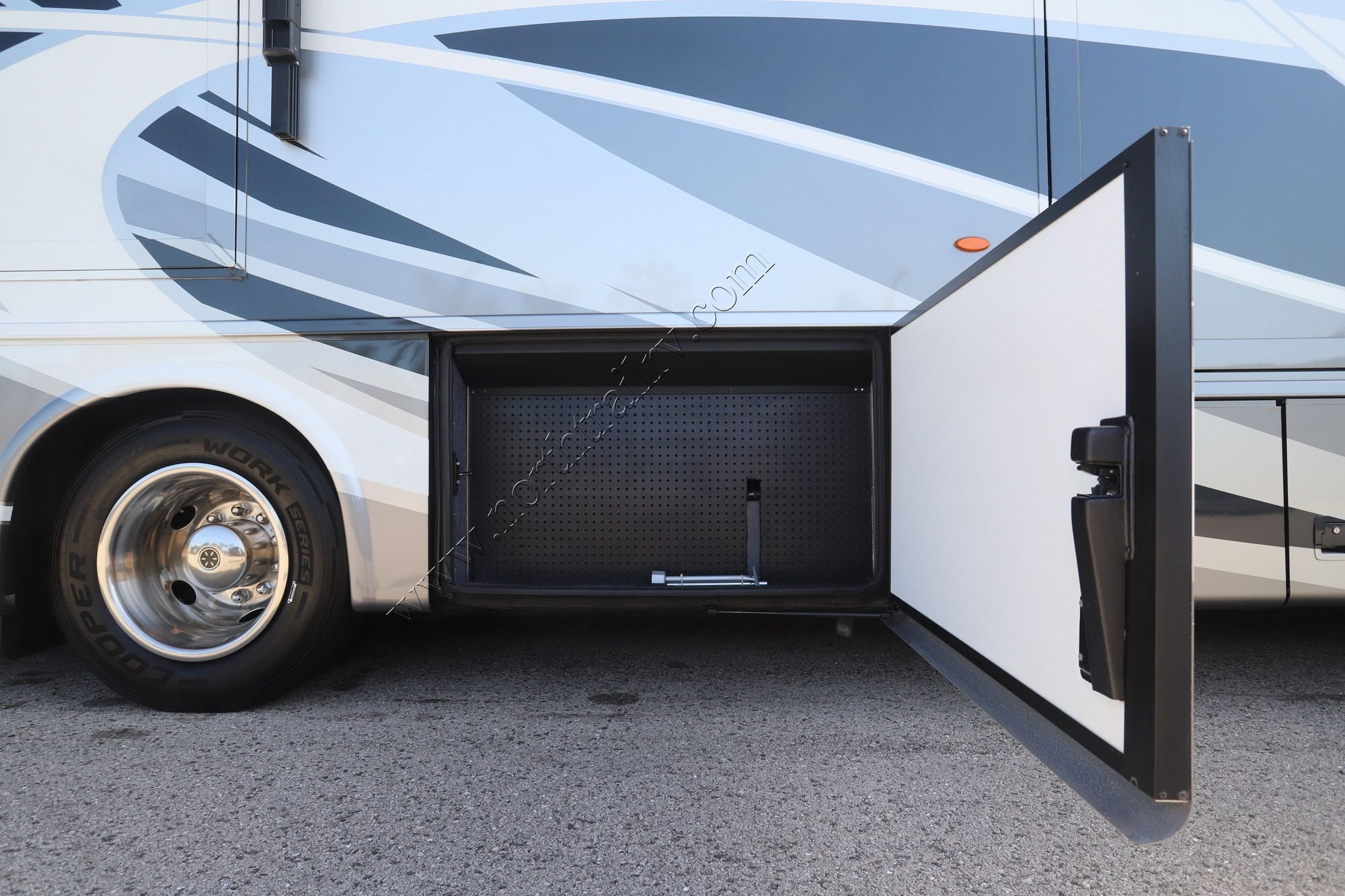 Used 2019 Newmar Ventana Le 3426 Class A  For Sale