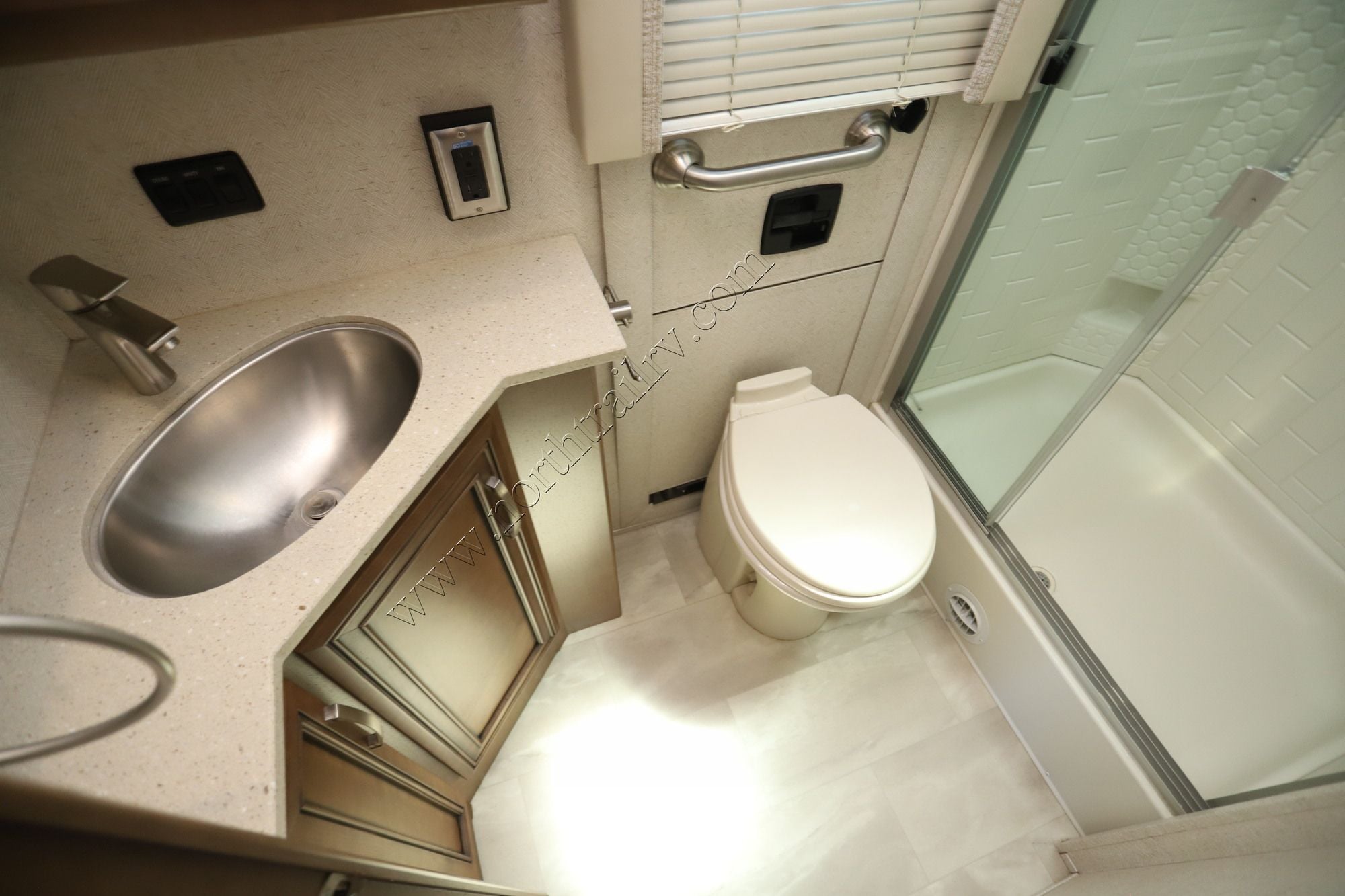 Used 2022 Newmar Bay Star Sport 2905 Class A  For Sale