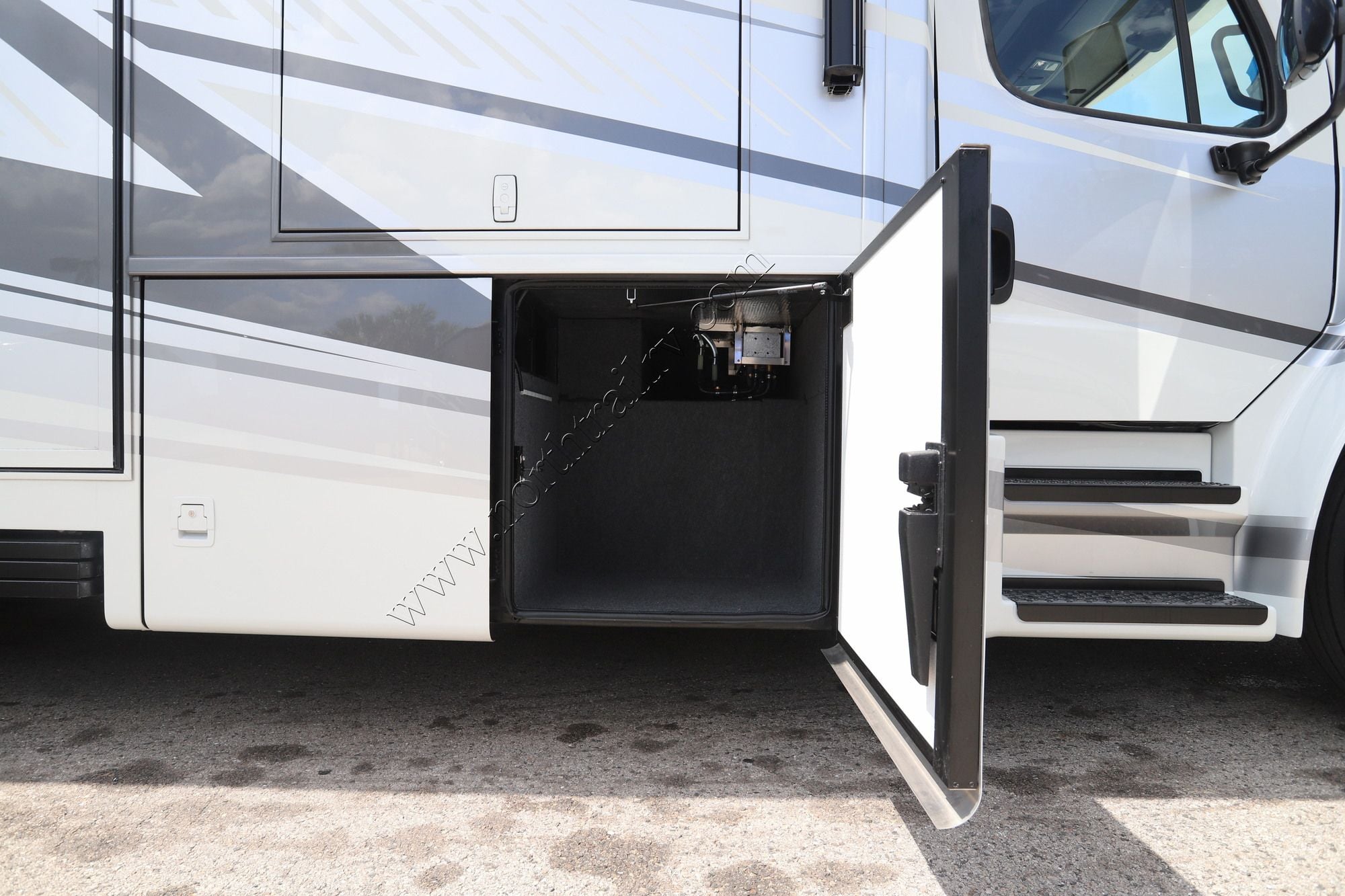 New 2027 Newmar Grand Star 3444 Super C  For Sale