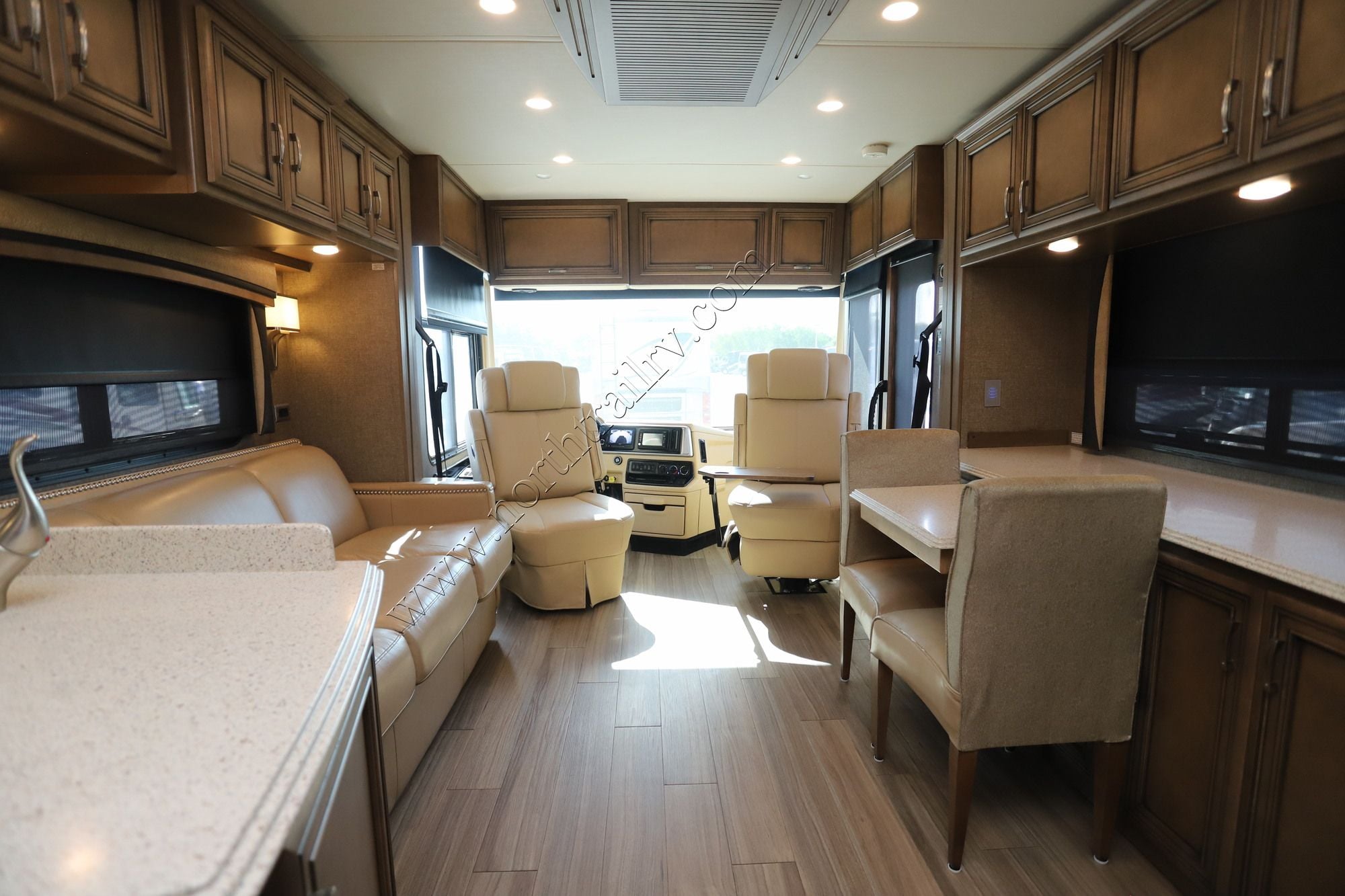 Used 2019 Newmar Ventana Le 3426 Class A  For Sale