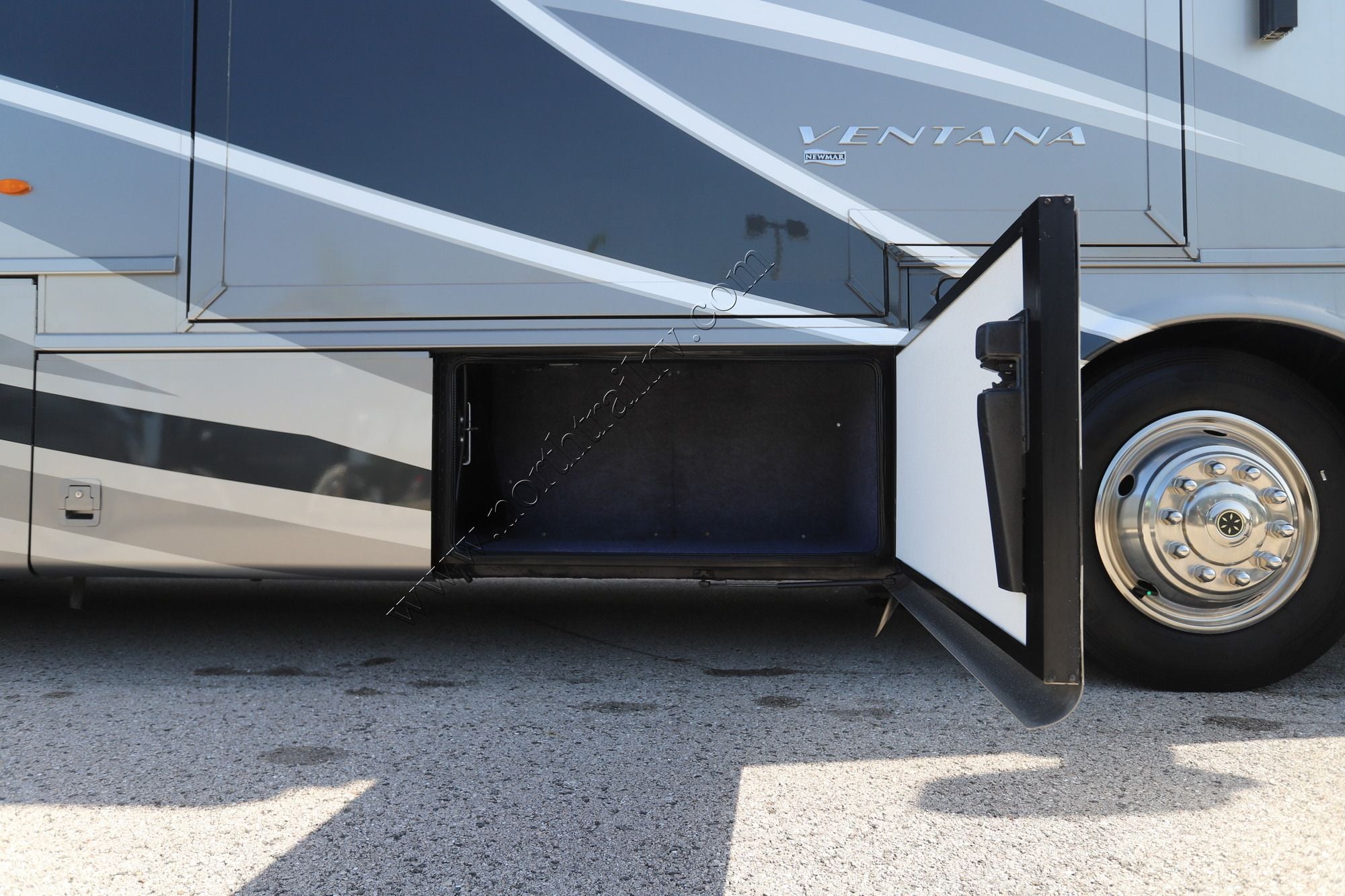 Used 2019 Newmar Ventana Le 3426 Class A  For Sale