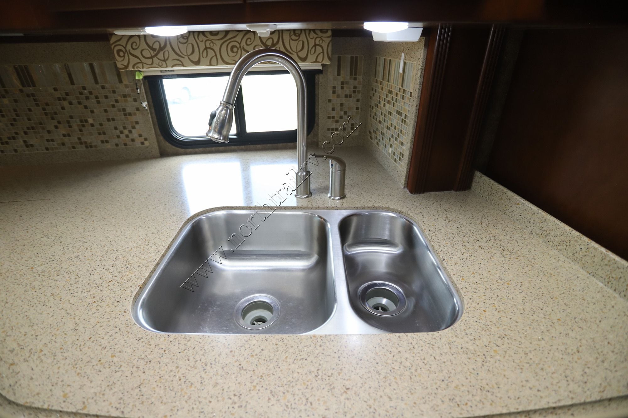 Used 2013 Newmar Dutch Star 4347 Class A  For Sale