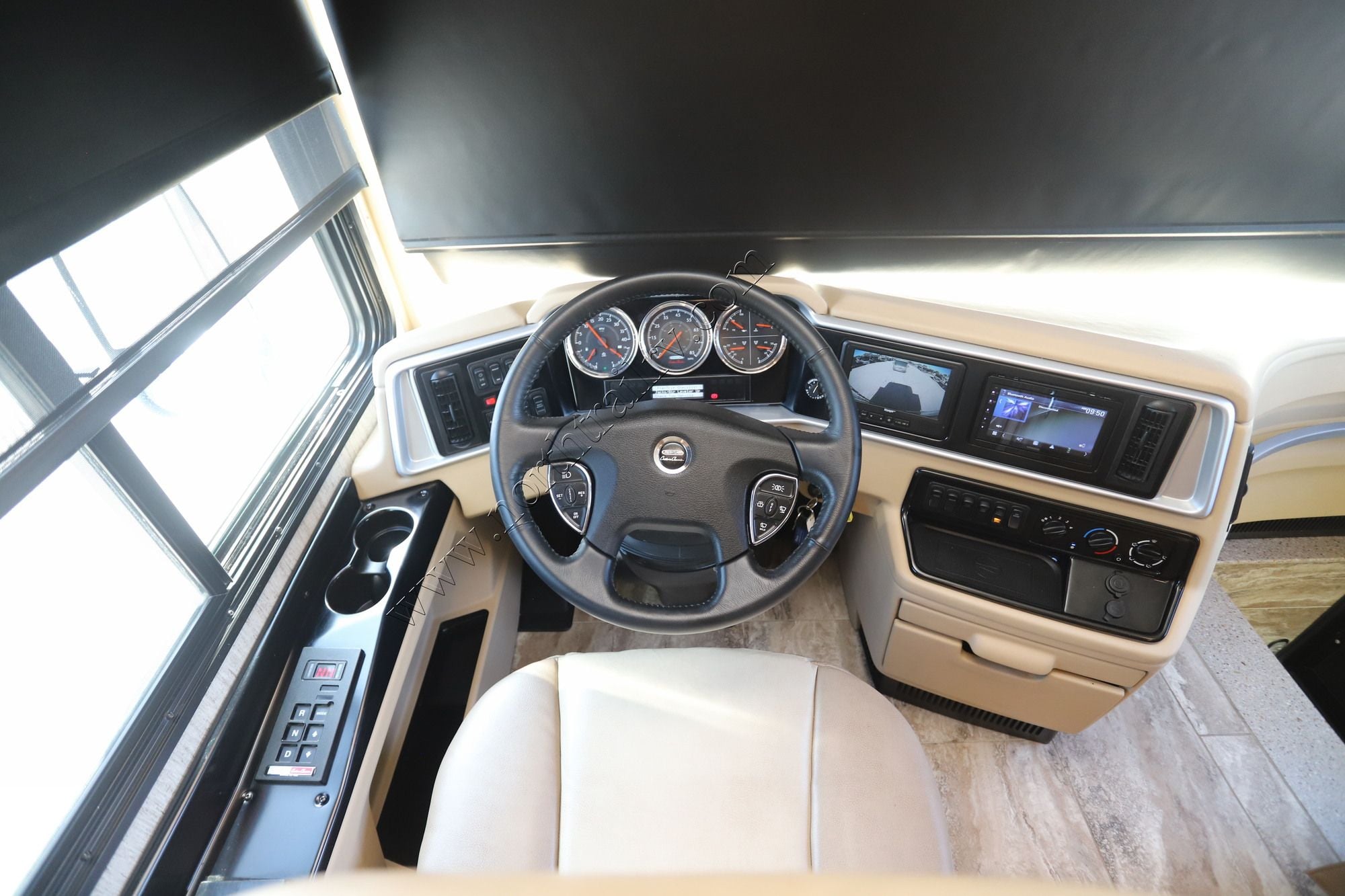 Used 2019 Newmar Ventana Le 3426 Class A  For Sale