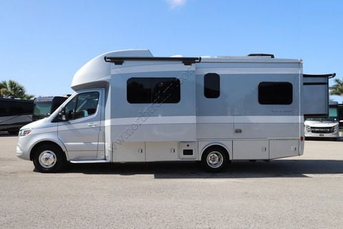 2022 Tiffin Motor Homes Wayfarer 24SW