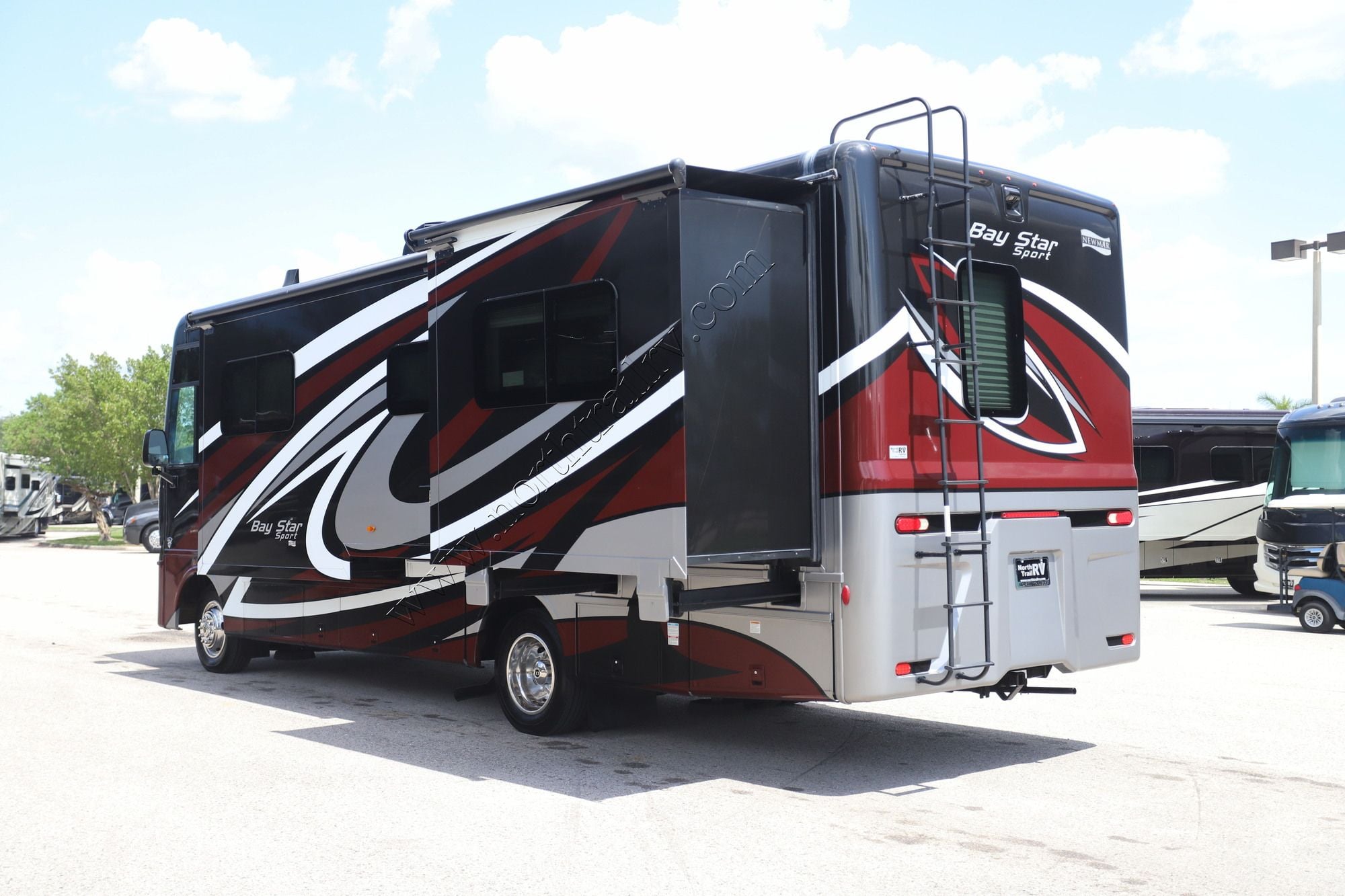 Used 2022 Newmar Bay Star Sport 2905 Class A  For Sale