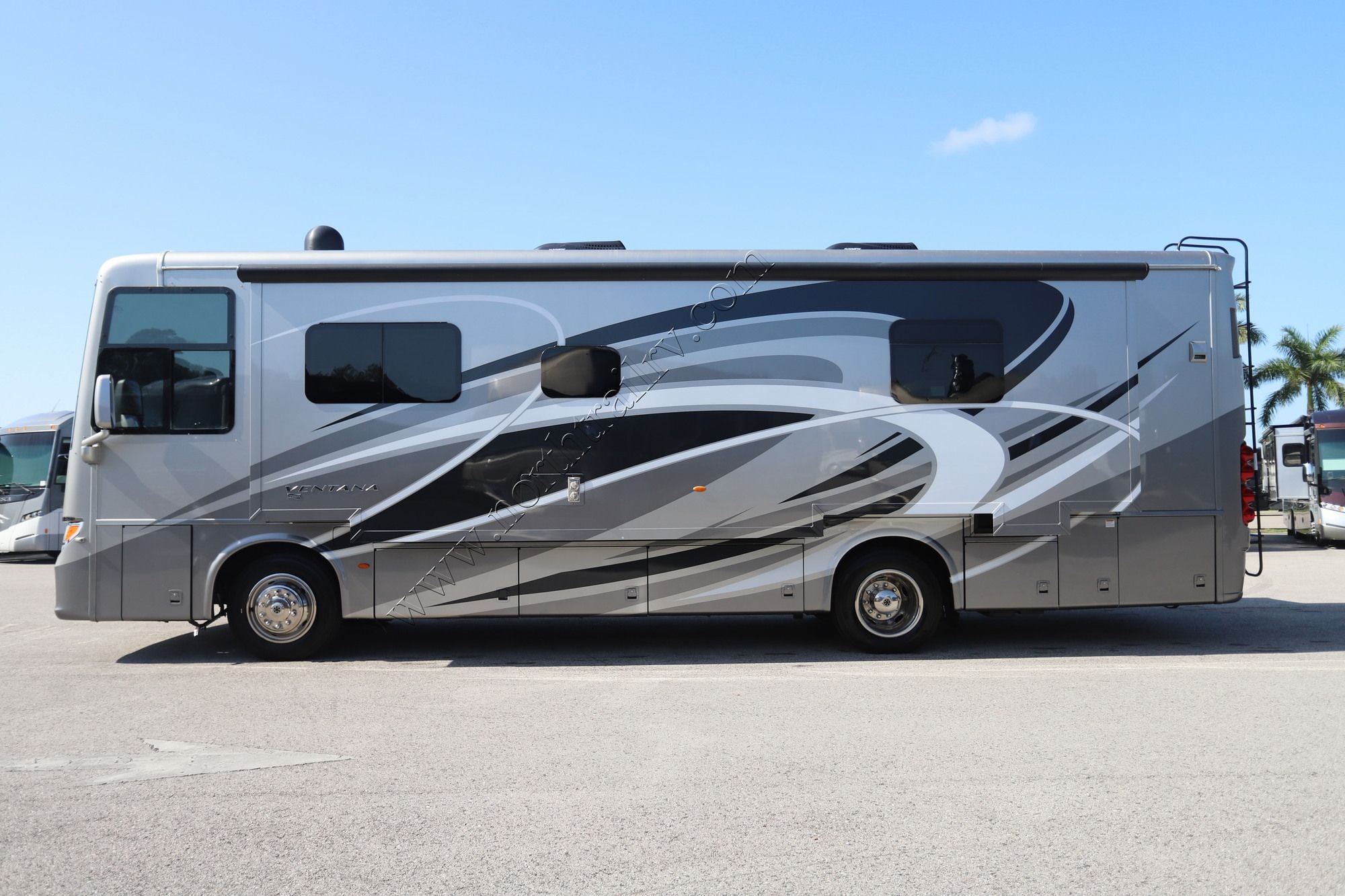 Used 2019 Newmar Ventana Le 3426 Class A  For Sale
